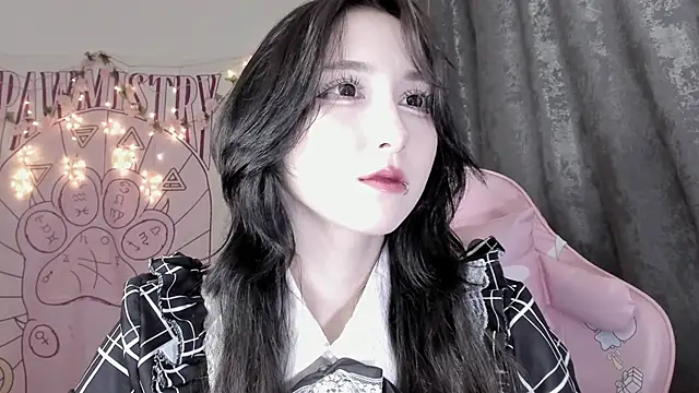 Snapshot of Holy420lolii chatting on October 10, 3:39 pm Holy420lolii online show from October 10, 3:39 pm