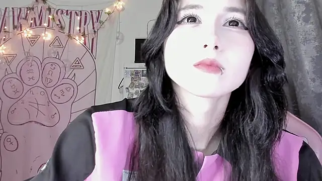 Snapshot of Holy420lolii chatting on September 24, 3:55 pm Holy420lolii online show from September 24, 3:55 pm