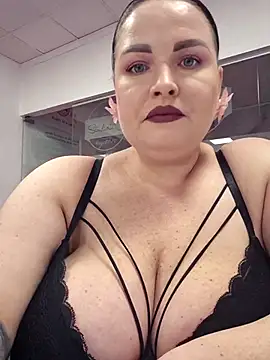 GeorgiaLerox online show from December 15, 1:49 pm