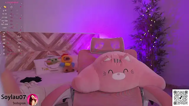 imjess01 online show from June 2, 2:40 pm