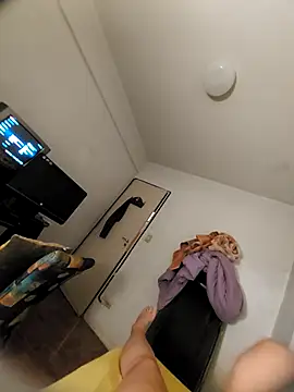 hotbiabrazil online show from December 15, 3:12 am