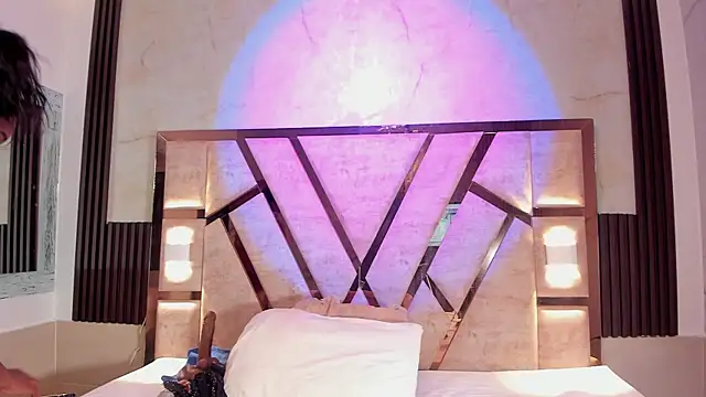 Athenea Mills online show from November 14, 6:41 pm