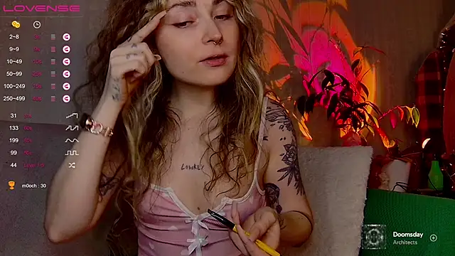 IttyKitty online show from April 15, 11:49 pm