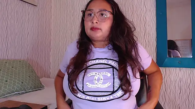 NadiaWhite online show from October 27, 5:41 pm