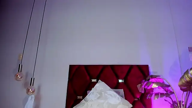 NoraDasilva online show from December 18, 10:03 pm