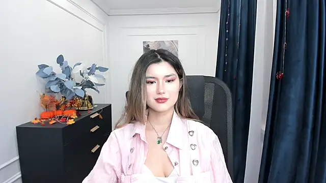 AnneTLi online show from October 28, 3:56 am