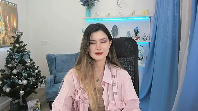 AnneTLi online show from December 14, 8:03 pm