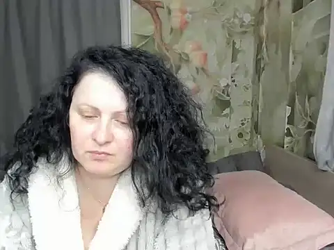 Lillian2 online show from February 12, 12:12 am