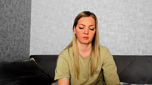 iam Venus online show from May 14, 11:38 am