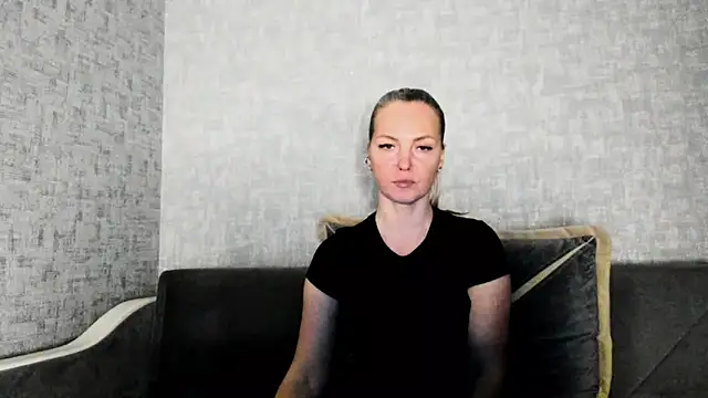 iam Venus online show from March 27, 3:46 pm