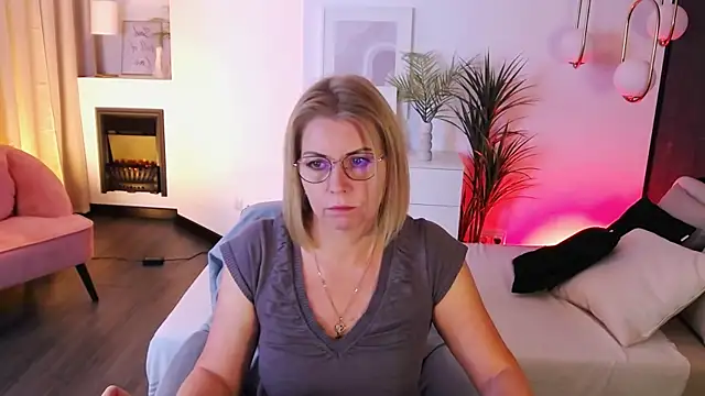 Annie Light online show from October 5, 5:34 am