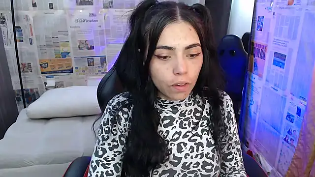 i am nina  online show from November 13, 9:36 pm