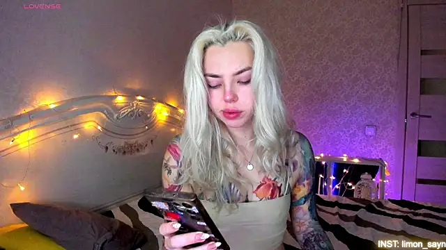 LillyMoure  online show from February 21, 11:27 pm