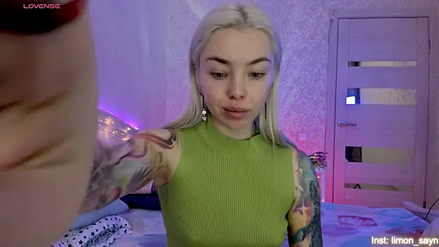 LillyMoure  online show from October 24, 11:34 pm