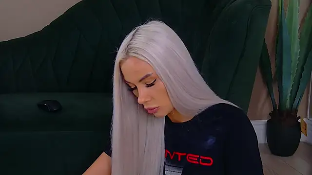 Bailey Rush online show from September 12, 1:40 pm