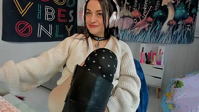 LovelyAzucena online show from November 6, 3:18 pm