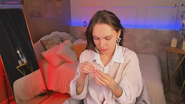 ChloeSunny online show from April 14, 9:04 pm