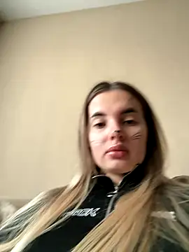 Donna Evans online show from October 31, 2:57 am