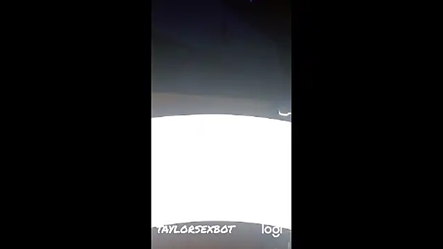 Taylorsexbot online show from February 4, 9:29 pm