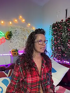 AmicaBentley online show from March 22, 6:52 am