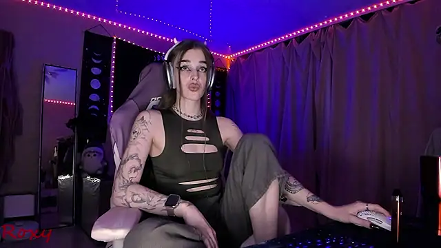 wet dream  online show from February 28, 5:51 am