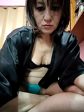 naughtymilfT online show from November 12, 7:39 am