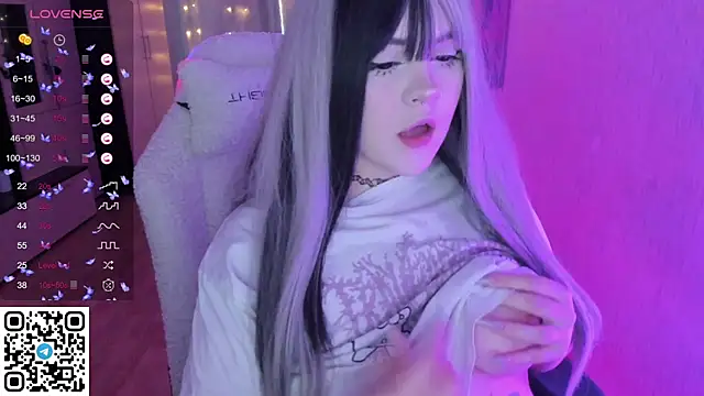 SelenaCute online show from April 11, 4:40 am