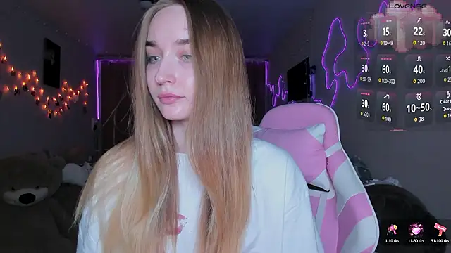 MoonDust online show from March 23, 4:35 pm