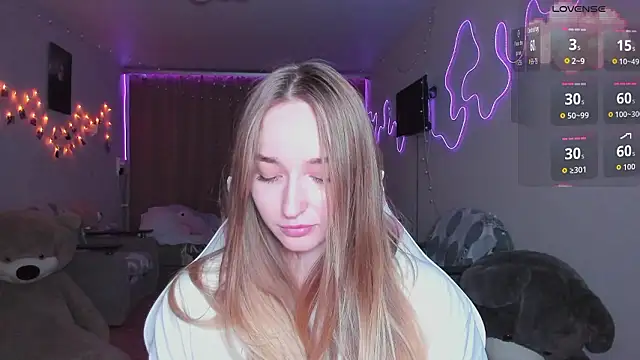 MoonDust online show from March 24, 4:45 pm