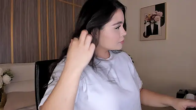 IsabellaAllen online show from April 16, 1:28 am