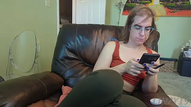 Linzy 19 online show from September 12, 2:02 pm