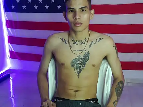 Snapshot of hot_king20 chatting on October 23, 8:37 pm hot king20 online show from October 23, 8:37 pm