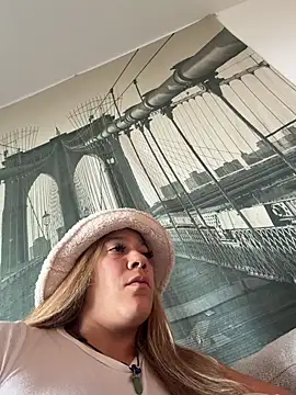 Bigbuttbrooklynn online show from February 5, 11:41 pm