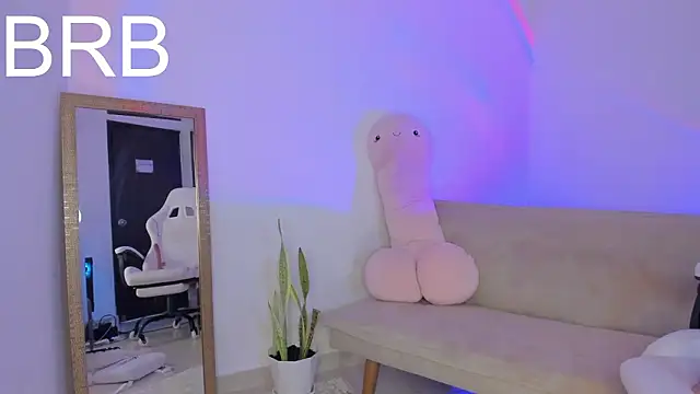 sweet pink  online show from February 19, 3:00 pm