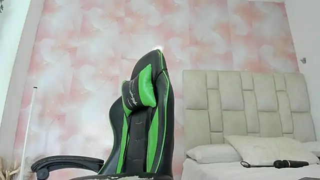 aida rose  online show from April 5, 12:42 am