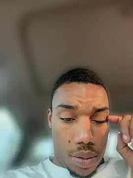 Shhhtrey0375 online show from July 19, 1:52 am