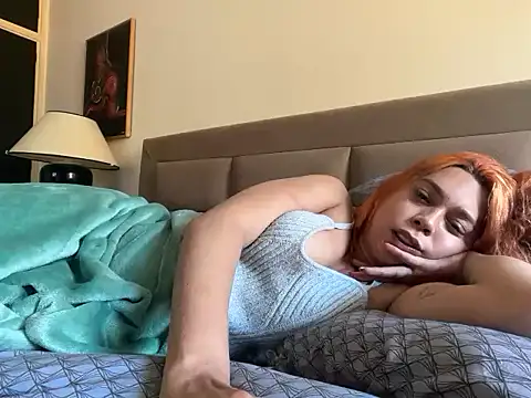 Snapshot of AishaF1 chatting on October 28, 10:32 am AishaF1 online show from October 28, 10:32 am