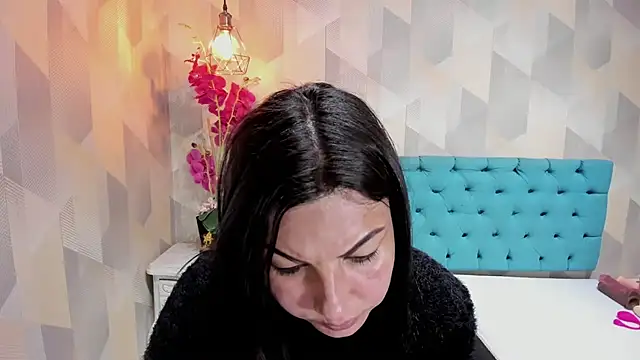 AdaFawxx online show from March 4, 4:30 am