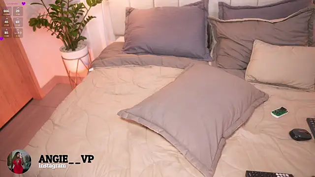 nicoletth18 online show from October 25, 11:29 am