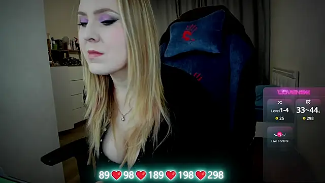 Olivia Munk online show from October 7, 5:01 am