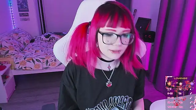 Yumi Youkai online show from March 28, 7:35 pm