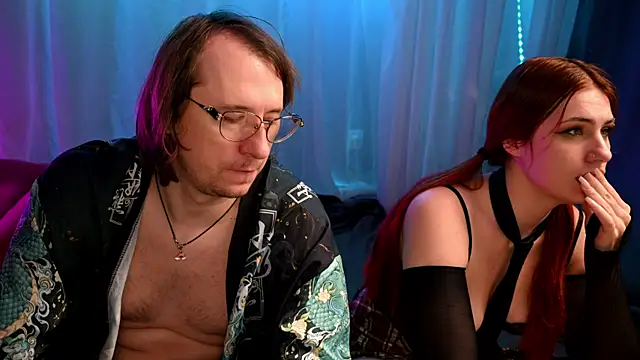 Claudia and elon  online show from November 14, 6:52 pm