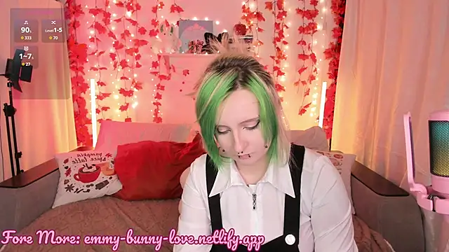 Snapshot of EmmyBunny chatting on September 21, 6:17 pm EmmyBunny online show from September 21, 6:17 pm