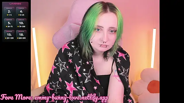 Snapshot of EmmyBunny chatting on October 20, 5:27 pm EmmyBunny online show from October 20, 5:27 pm
