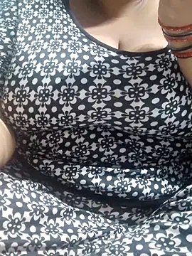 Snapshot of Seema_99 chatting on October 3, 12:54 pm Seema 99 online show from October 3, 12:54 pm