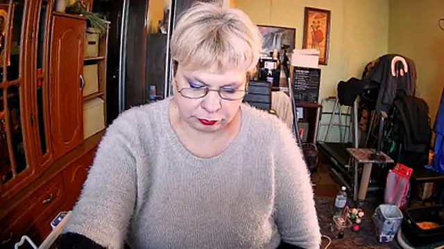 LOLA8888 online show from January 17, 12:45 pm