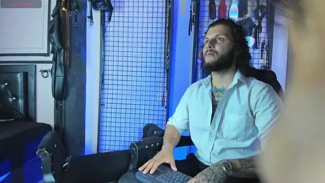 Twisted Fantasy online show from September 18, 4:44 am