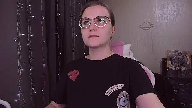 MissBrightShine online show from October 11, 12:41 pm