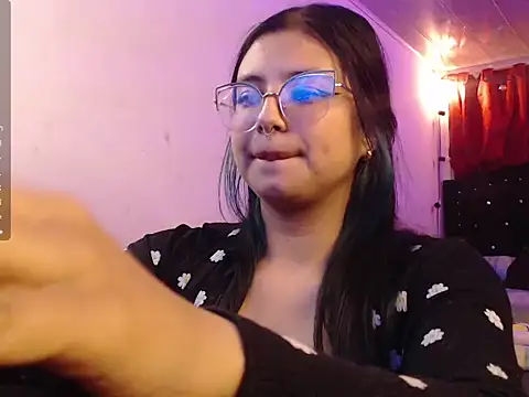 kitt kaat online show from November 3, 3:43 am