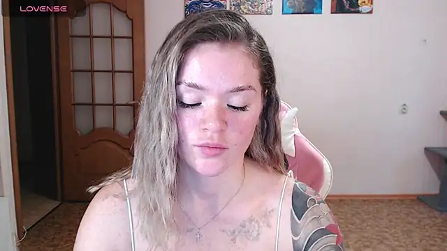 miaacatt online show from November 29, 9:57 am